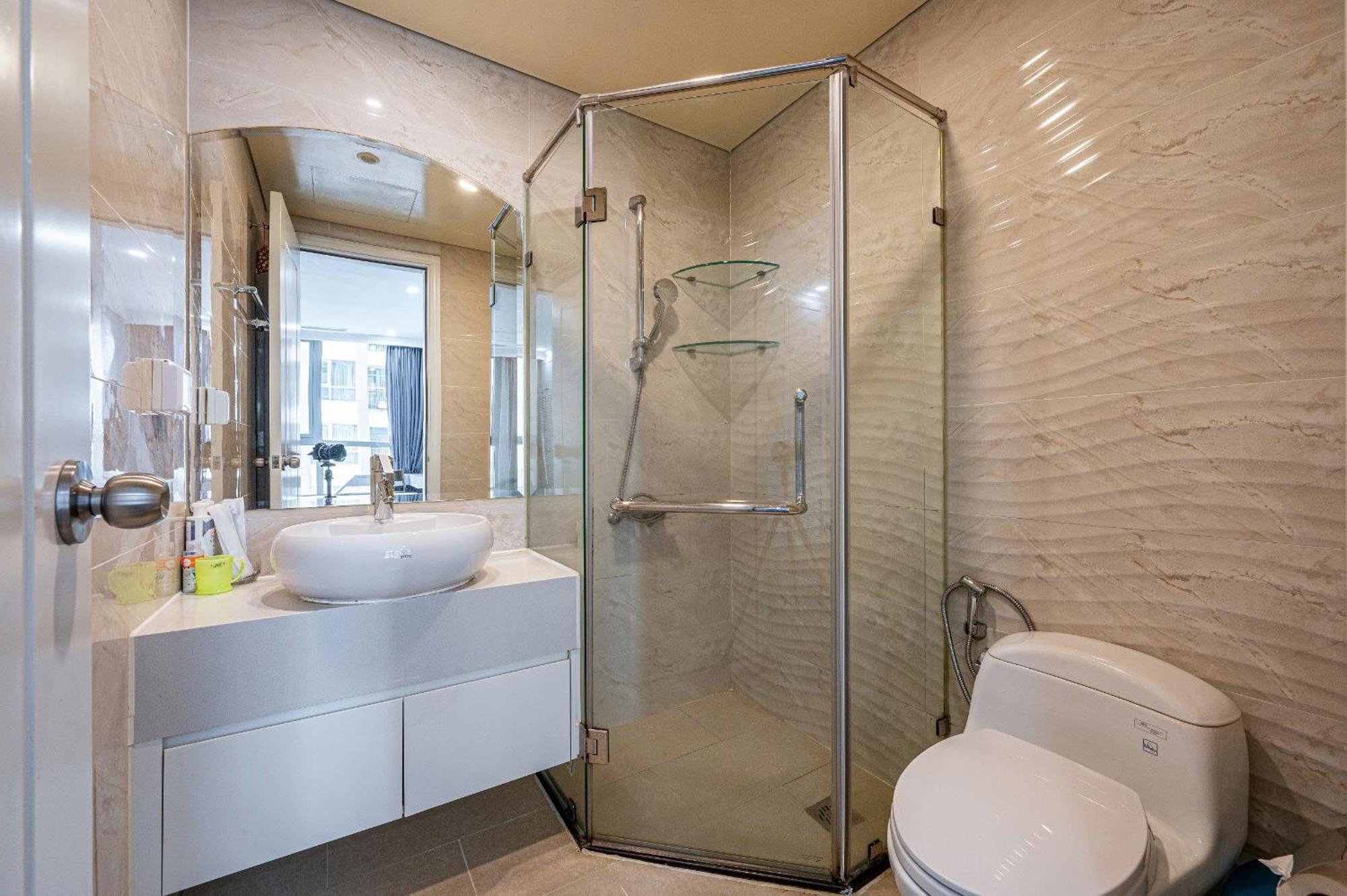Luxury Vinhomes Central Park Apartment Ho Chi Minh City